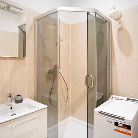 Castle - One Bedroom Flat דירה