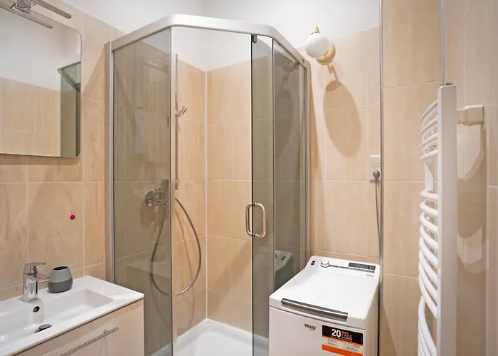 Castle - One Bedroom Flat דירה *