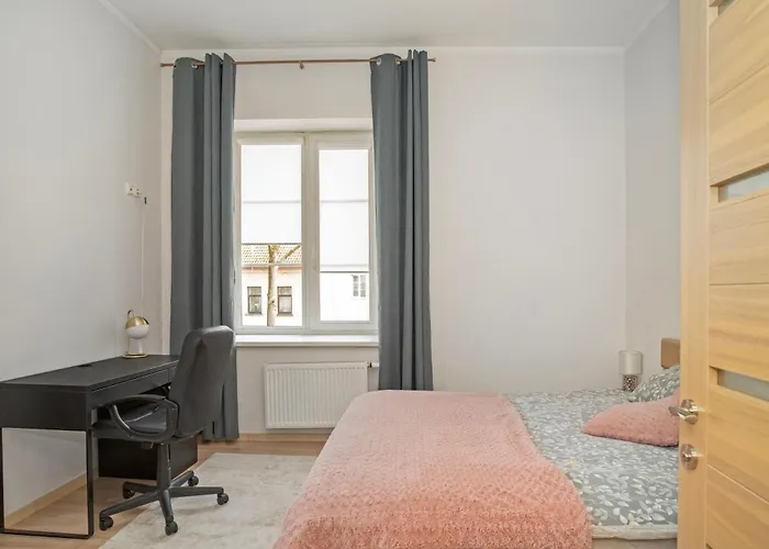 Castle - One Bedroom Flat דירה *